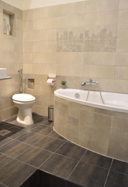 Friendly Apartment In Center Budapest Esterno foto