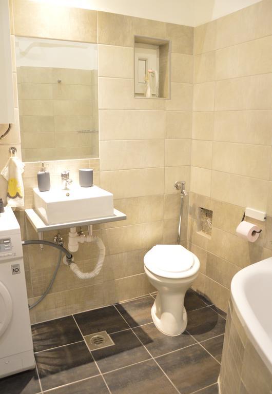 Friendly Apartment In Center Budapest Esterno foto